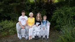 Grandma and grandchildren portrait photography Bramhall Stockport 